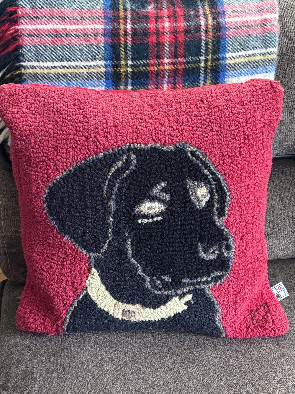 Chandler 4 Corners Hooked Wool Labrador Decorative Throw Pillow Laura Megroz